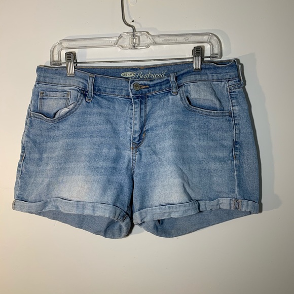 Old Navy Pants - Old Navy cuffed boyfriend jean shorts size 10